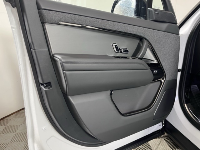 2025 Land Rover Range Rover Sport P360 S photo 10