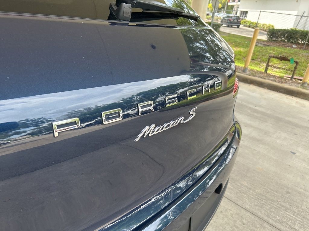 2015 Porsche Macan S photo 17