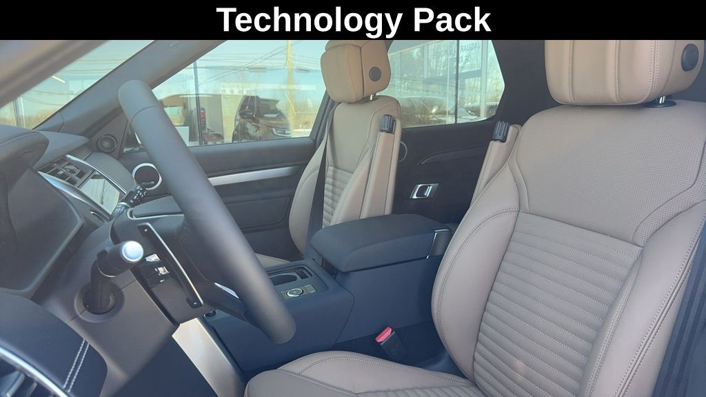 2024 Land Rover Discovery SE photo 16