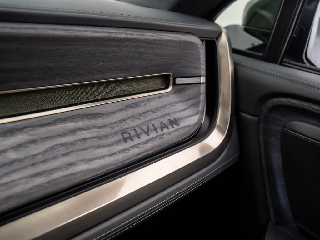 2022 Rivian R1S Launch Edition photo 32