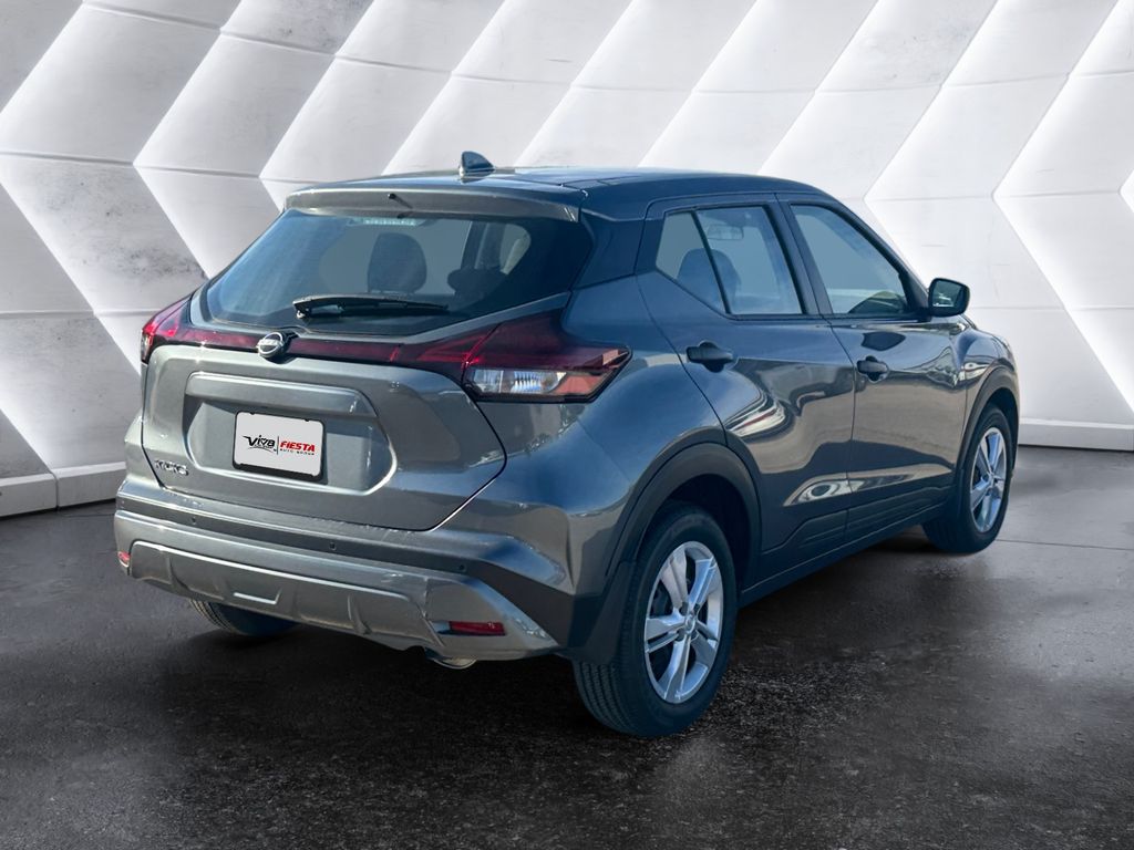 2025 Nissan Kicks Play S photo 4