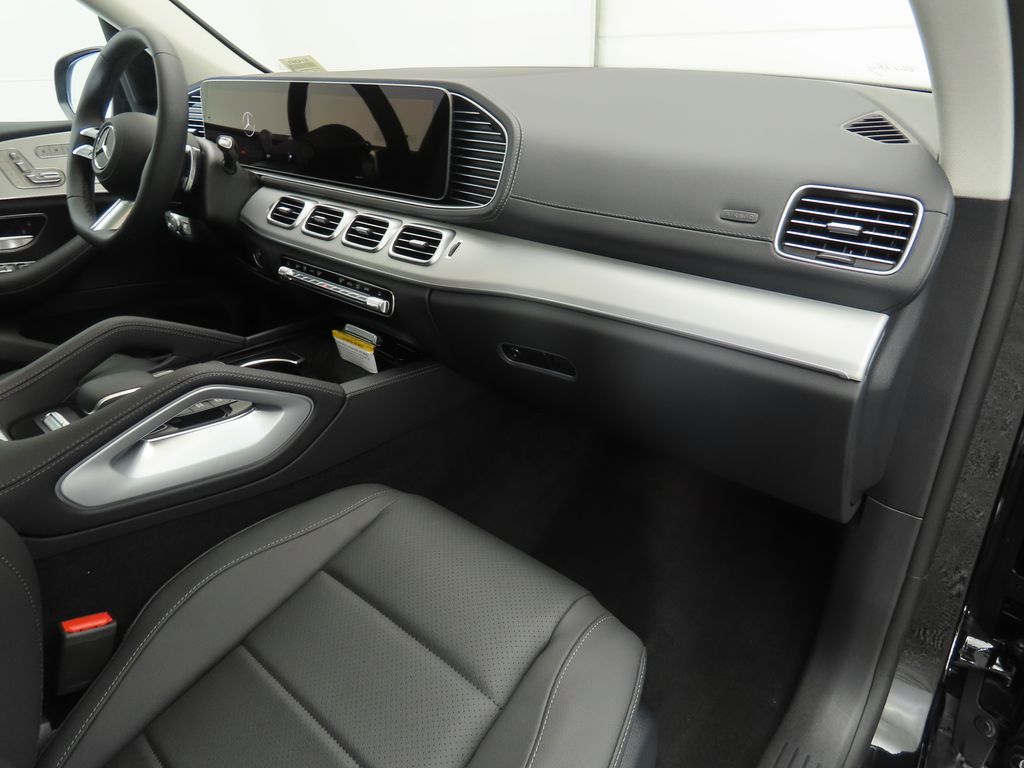 2025 Mercedes Benz GLS 450 4MATIC photo 18