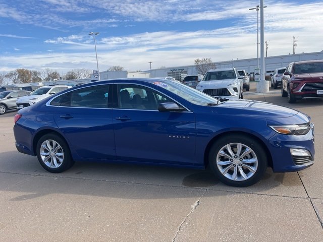 2023 Chevrolet Malibu 1LT photo 2