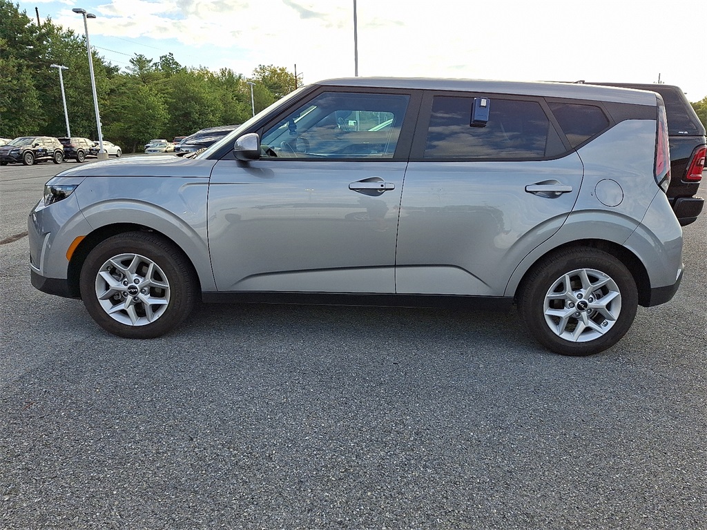 2025 Kia Soul S photo 4