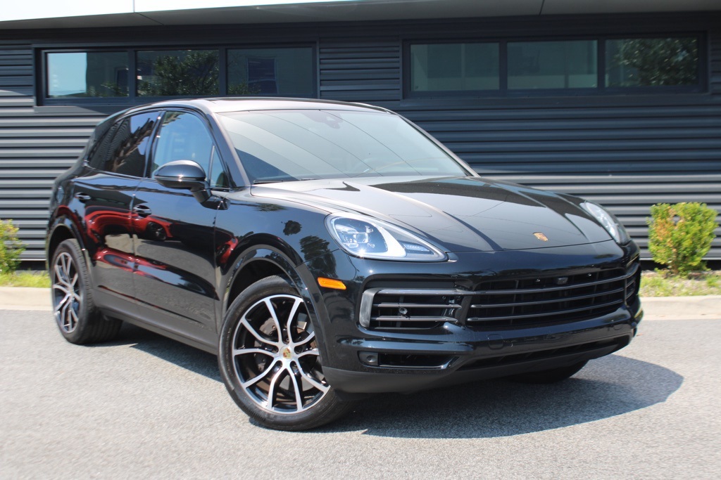 2023 Porsche Cayenne Platinum Edition photo 9