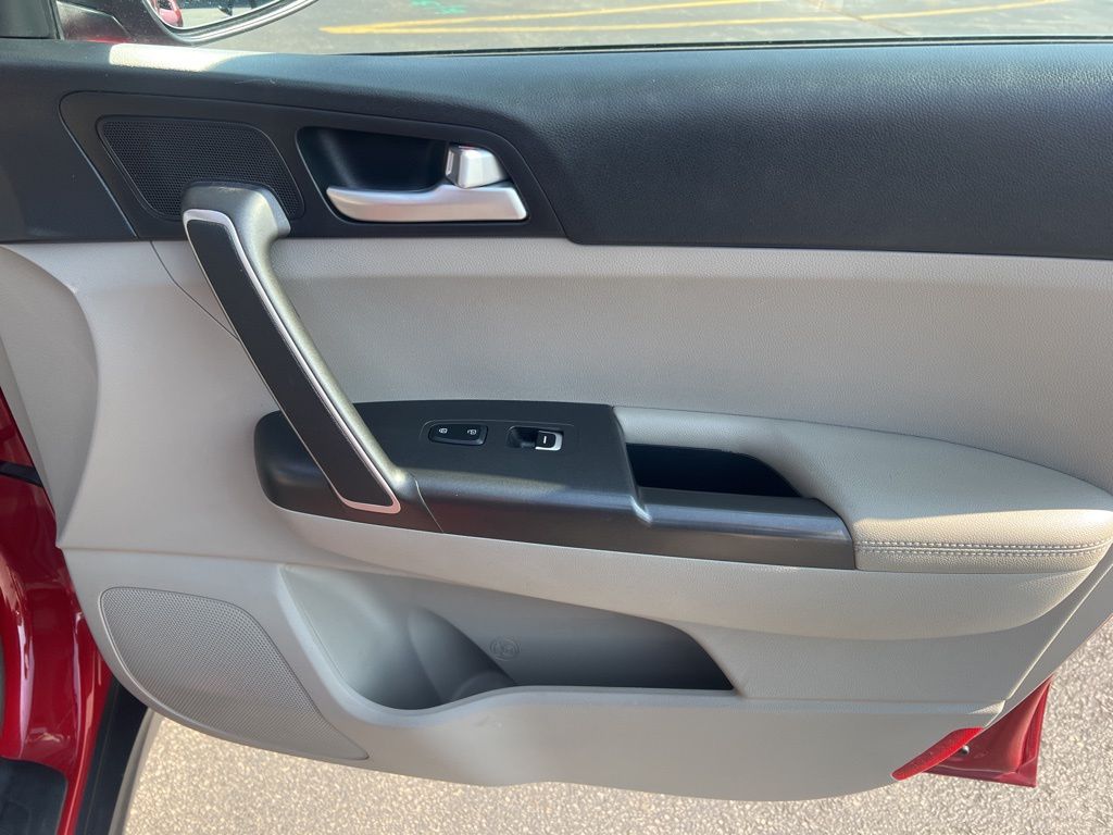 2020 Kia Sportage LX photo 22