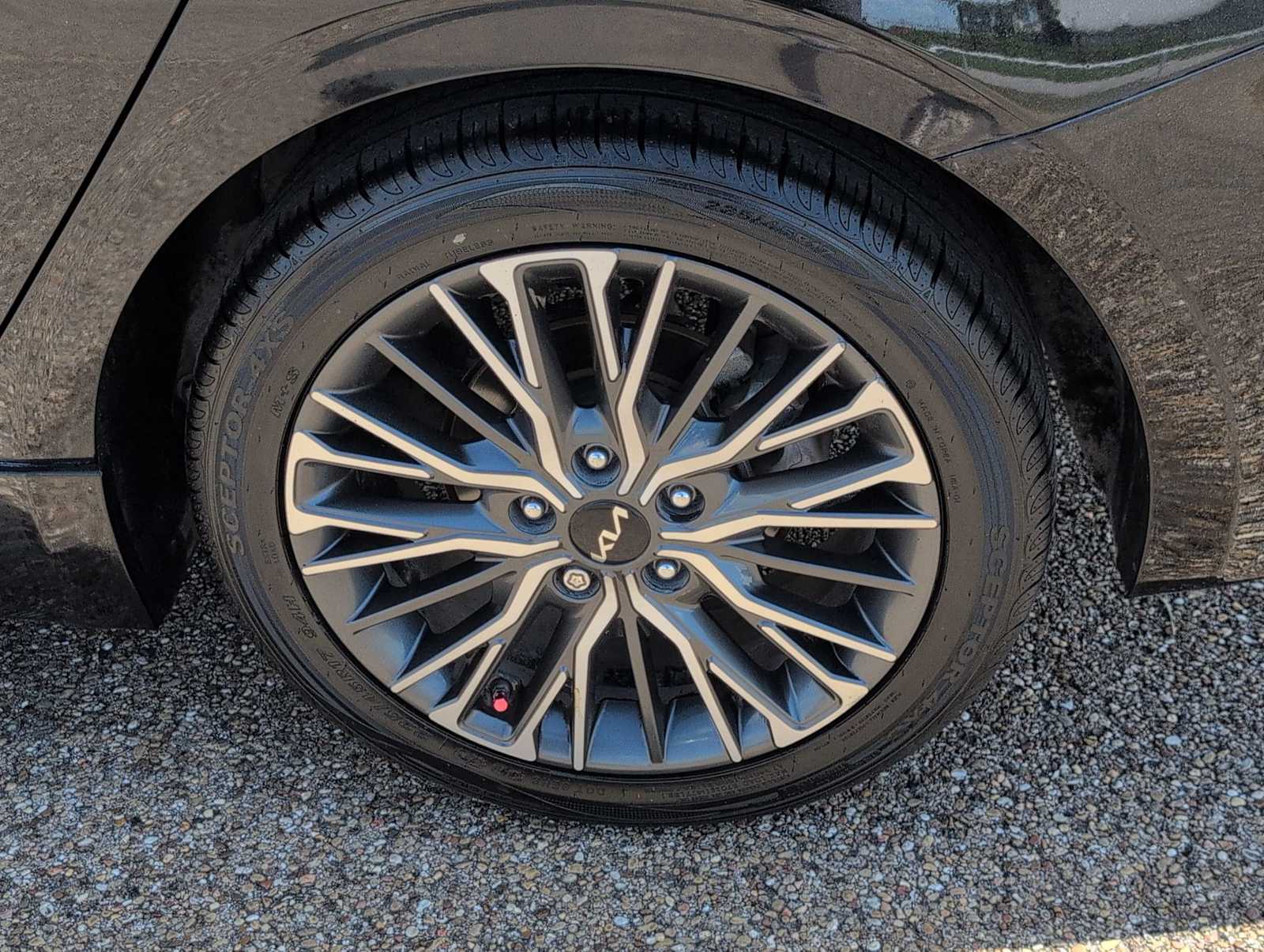 2022 Kia Forte GT-Line photo 31