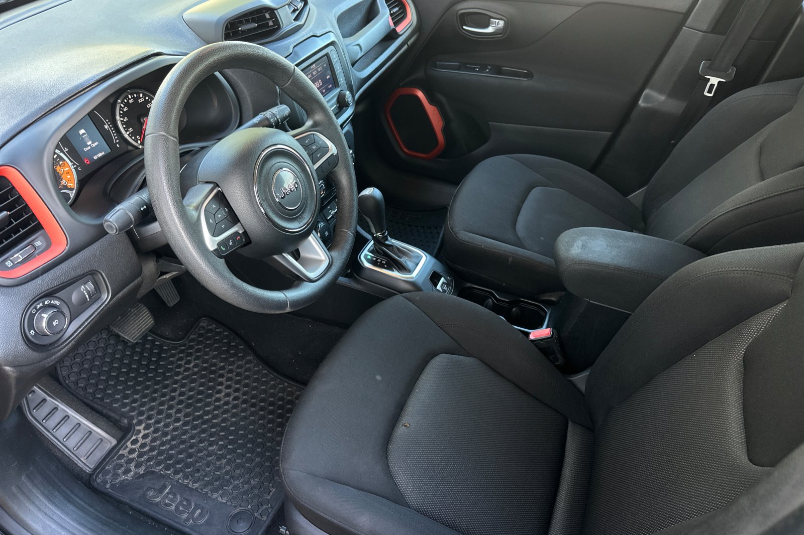 2018 Jeep Renegade Sport photo 6