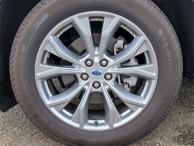2023 Ford Explorer XLT photo 9