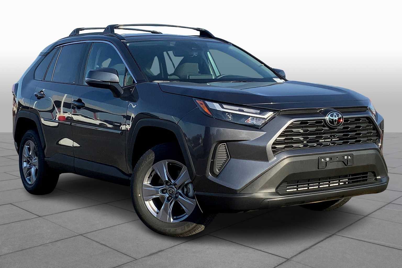 2025 Toyota RAV4 XLE photo 2