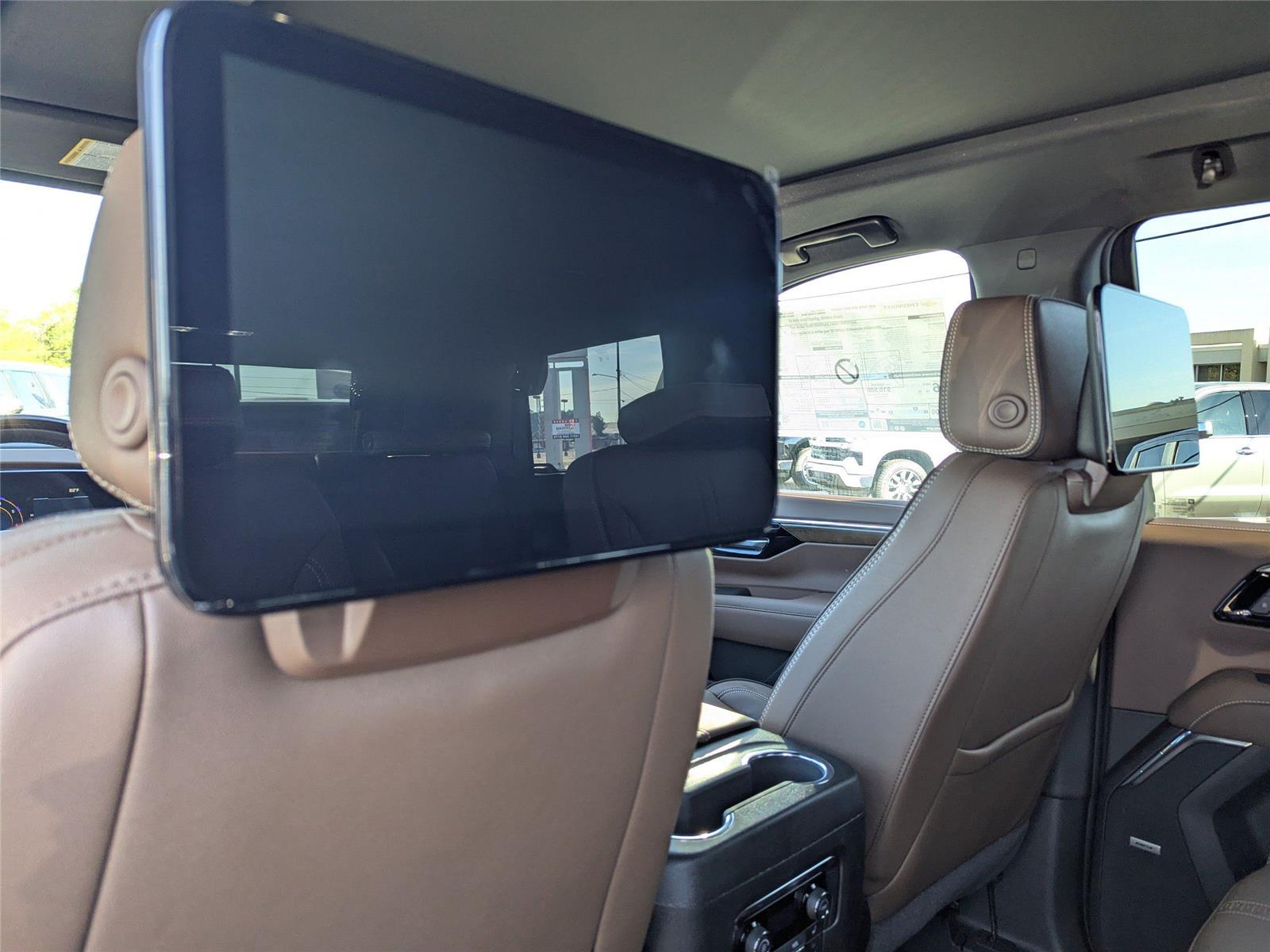 2025 Chevrolet Tahoe High Country photo 17