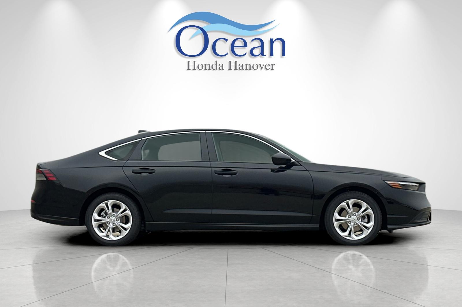 2025 Honda Accord LX photo 5