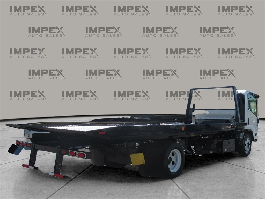 2019 Isuzu NRR photo 4