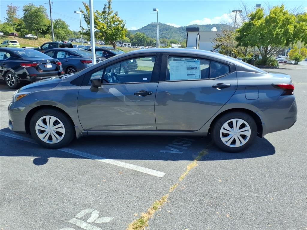 2025 Nissan Versa S photo 6