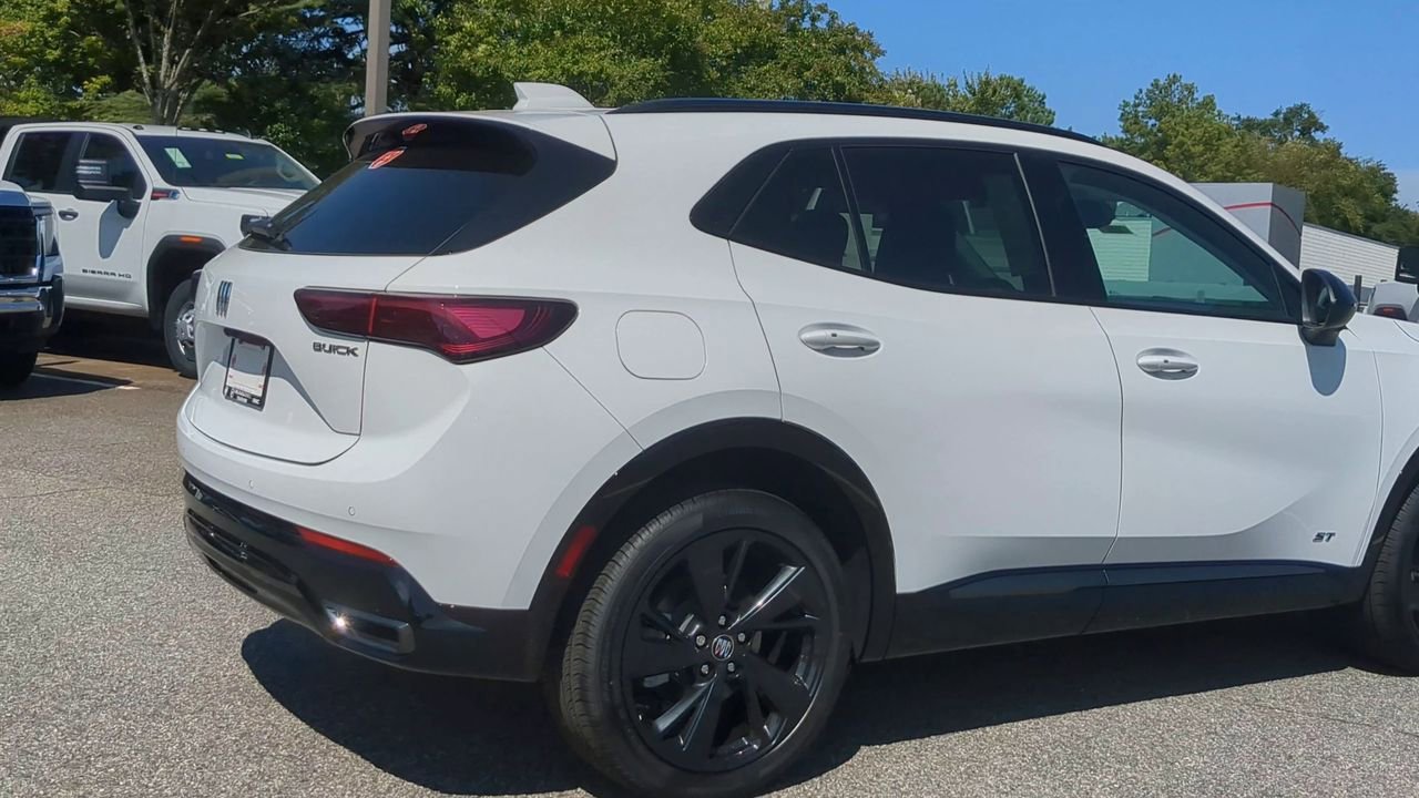 2025 Buick Envision Sport Touring photo 8