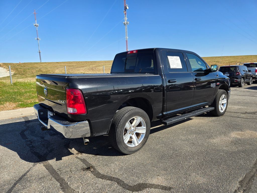 2020 Ram 1500 Classic SLT photo 3