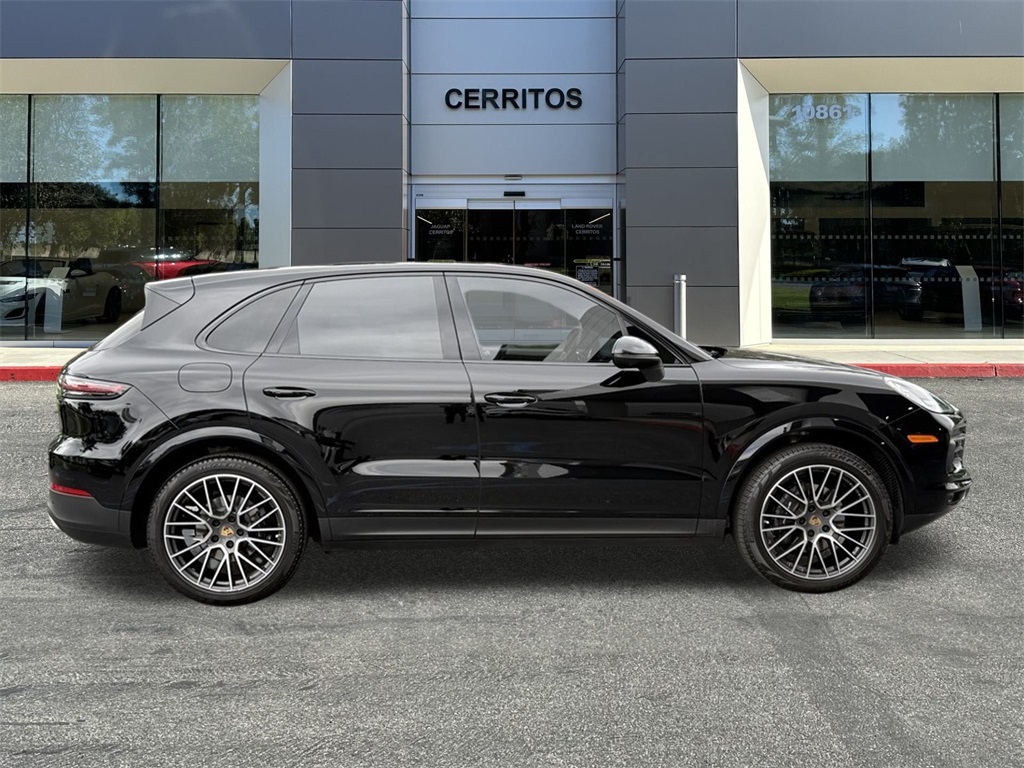 2020 Porsche Cayenne Base photo 2