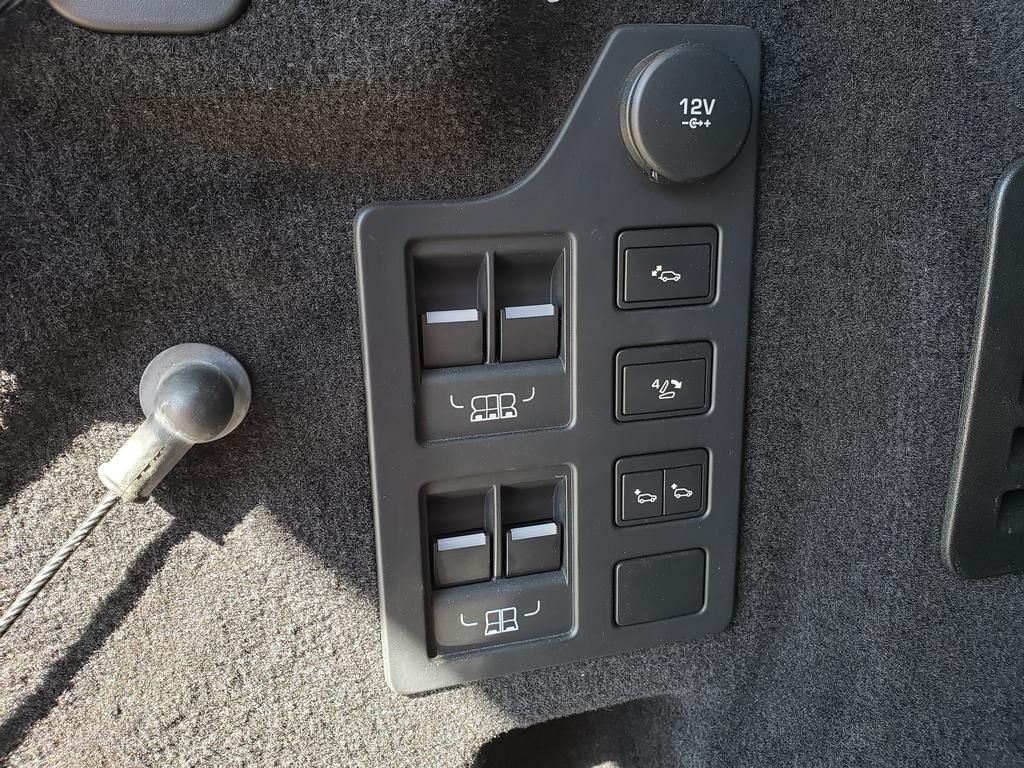 2018 Land Rover Discovery HSE photo 8