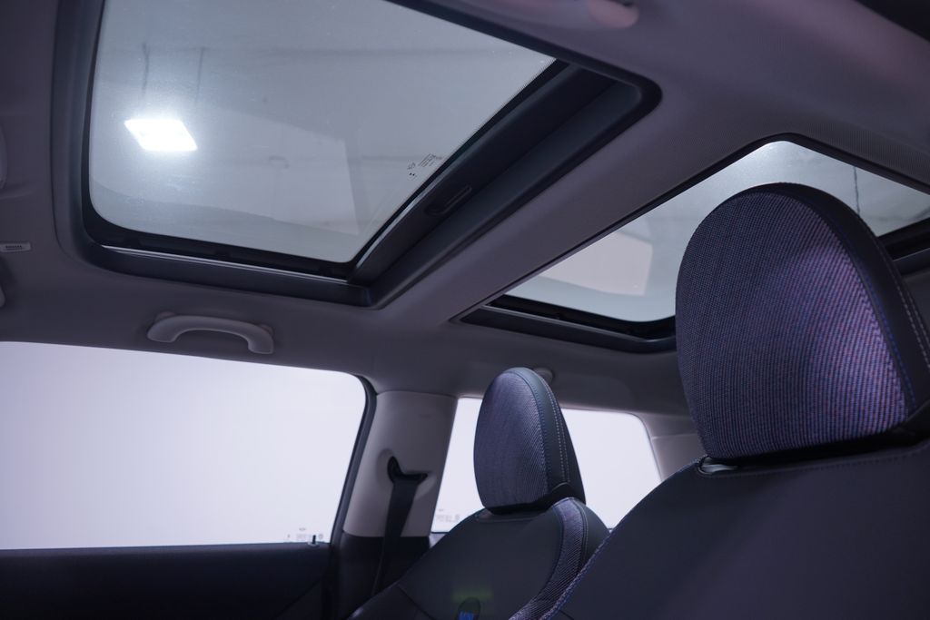 2025 Mini Cooper 2 Door Hardtop Signature photo 8