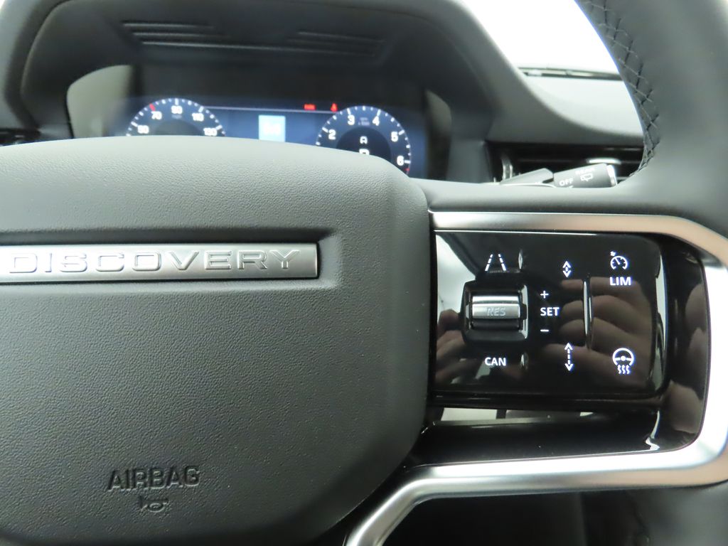 2025 Land Rover Discovery Sport S photo 11
