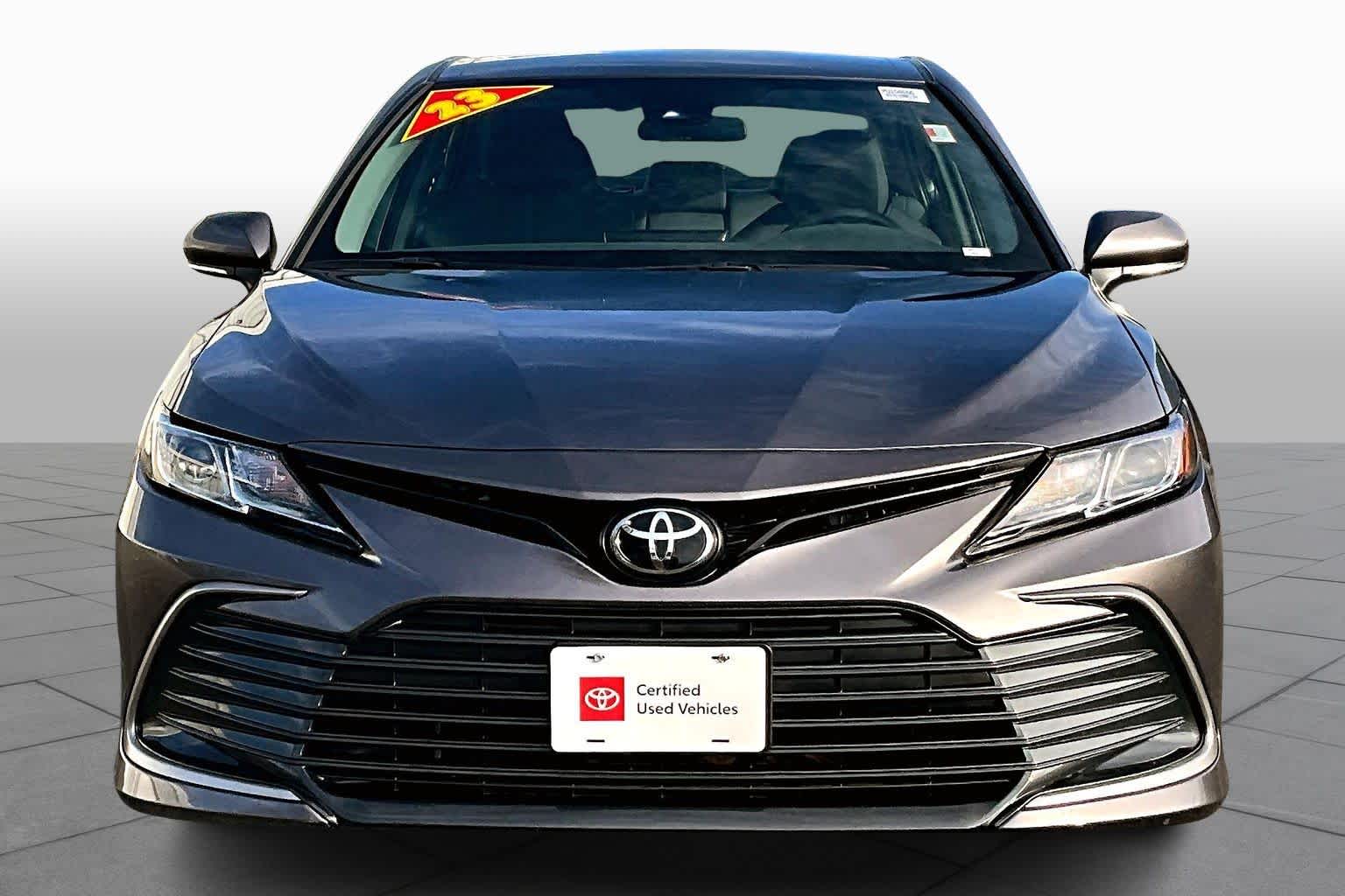 2023 Toyota Camry LE photo 3