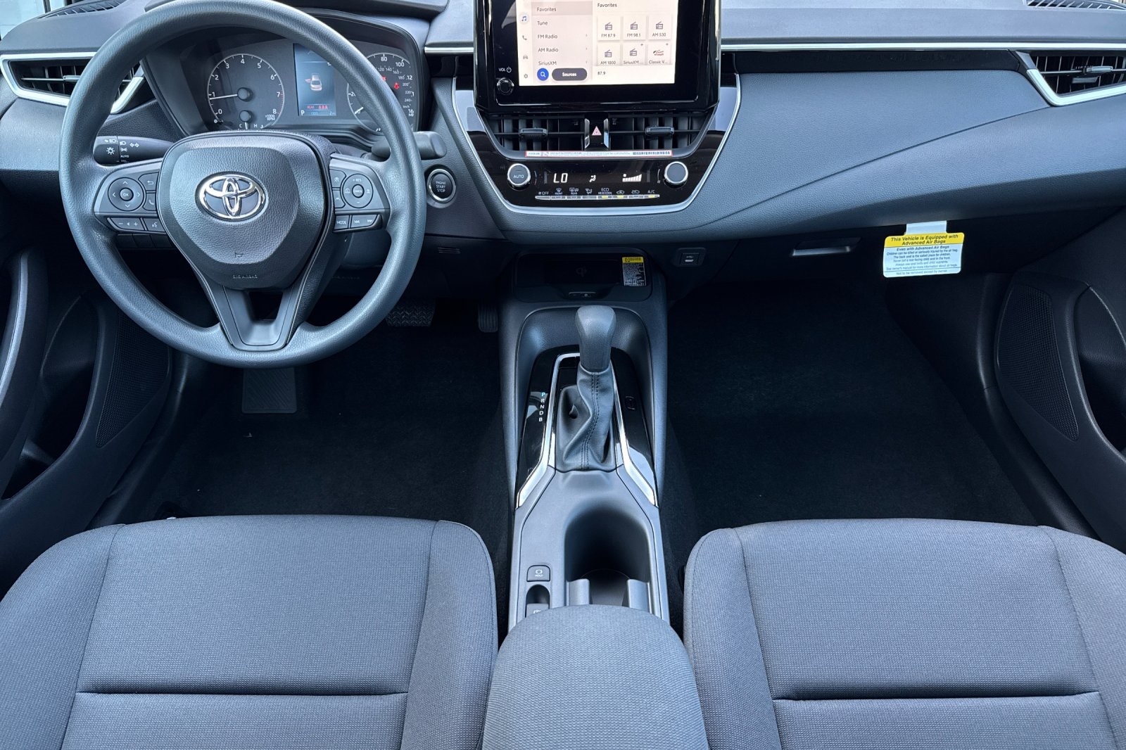 2025 Toyota Corolla LE photo 4