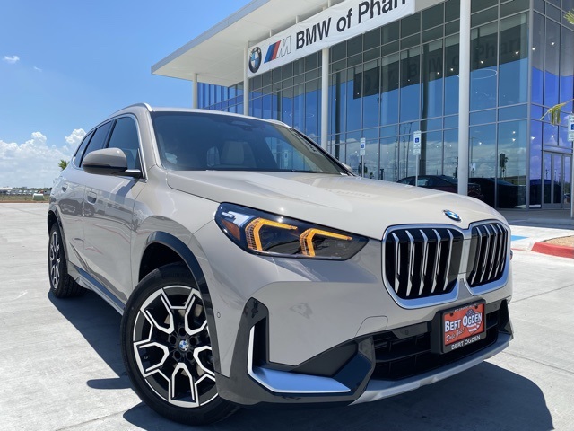 2026 BMW X1 28i's photo