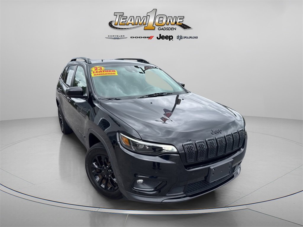 2023 Jeep Cherokee Altitude Lux photo 2