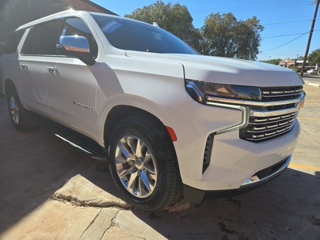 2023 Chevrolet Suburban Premier photo 3