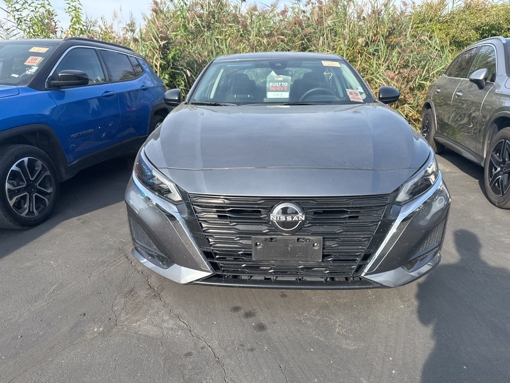 2024 Nissan Altima 2.5 SV photo 2