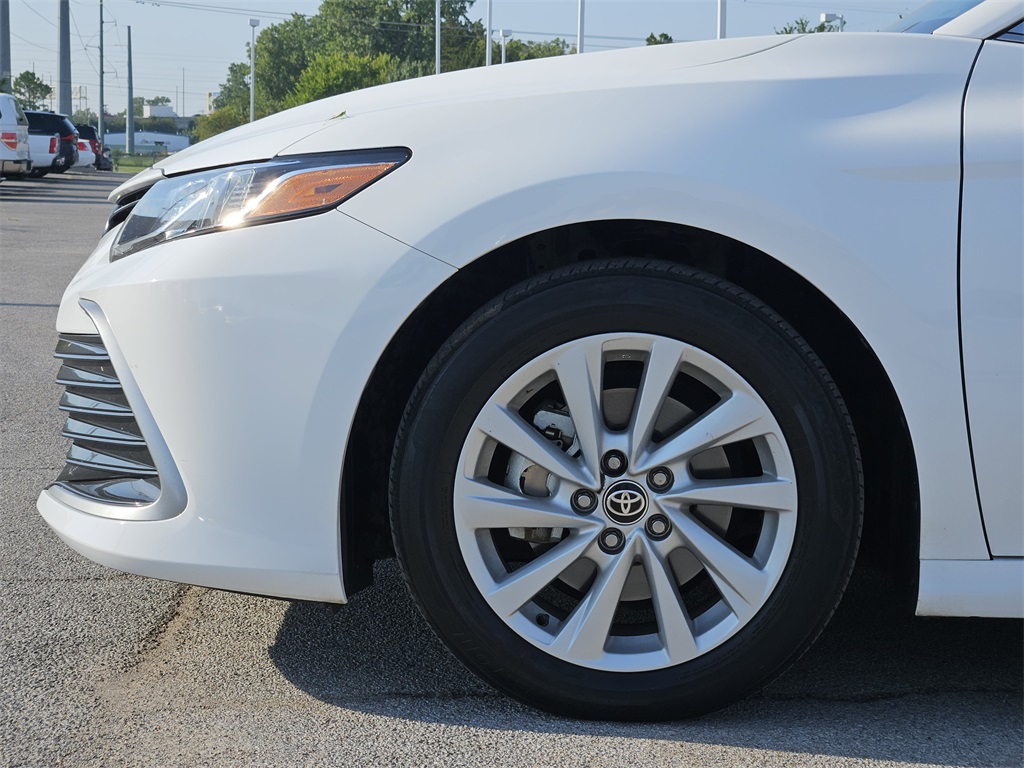 2022 Toyota Camry LE photo 7