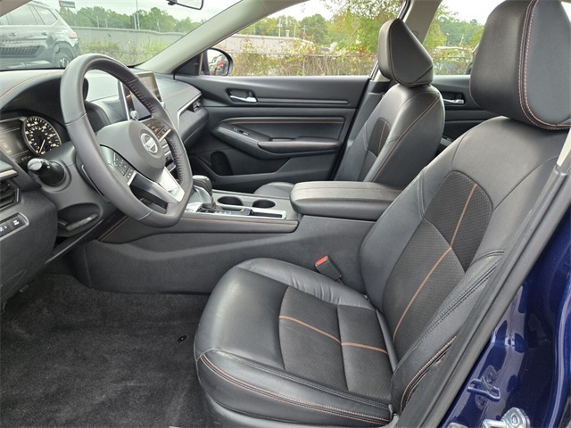 2022 Nissan Altima 2.5 SR photo 10