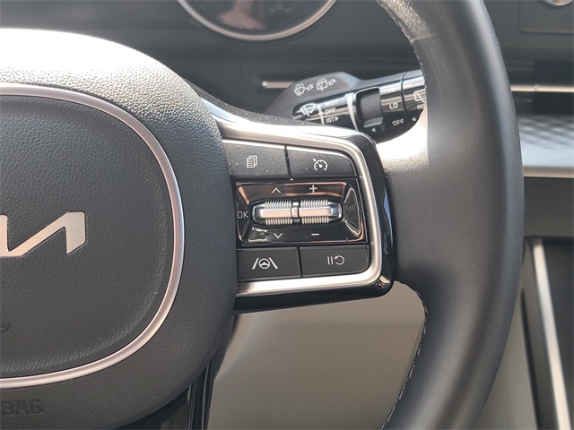 2024 Kia Carnival LX photo 26