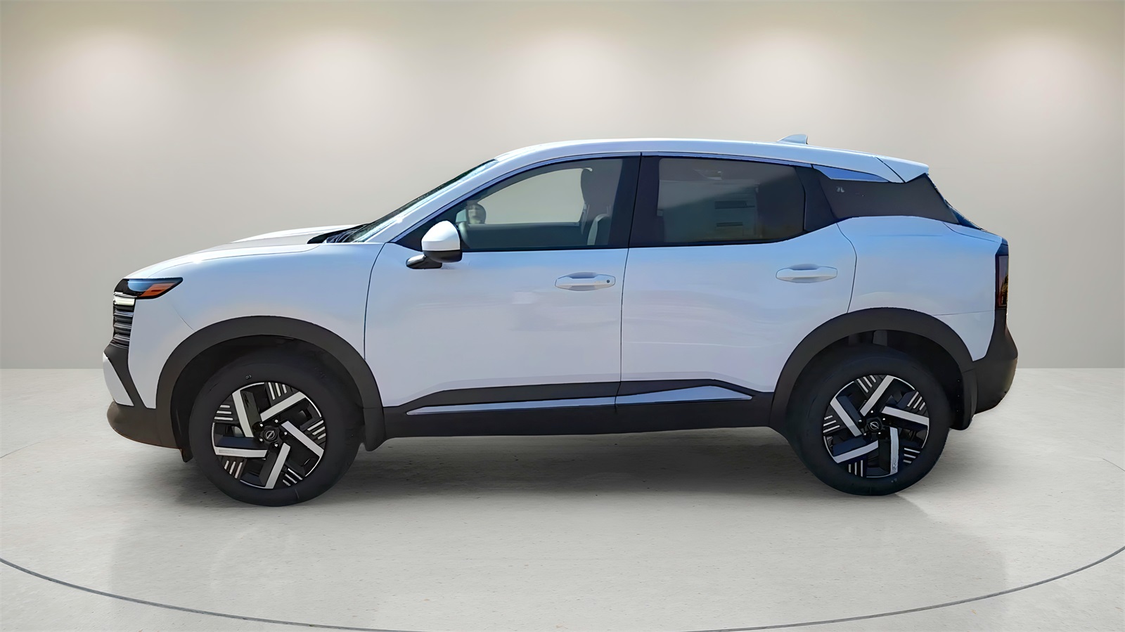 2025 Nissan Kicks SV photo 2