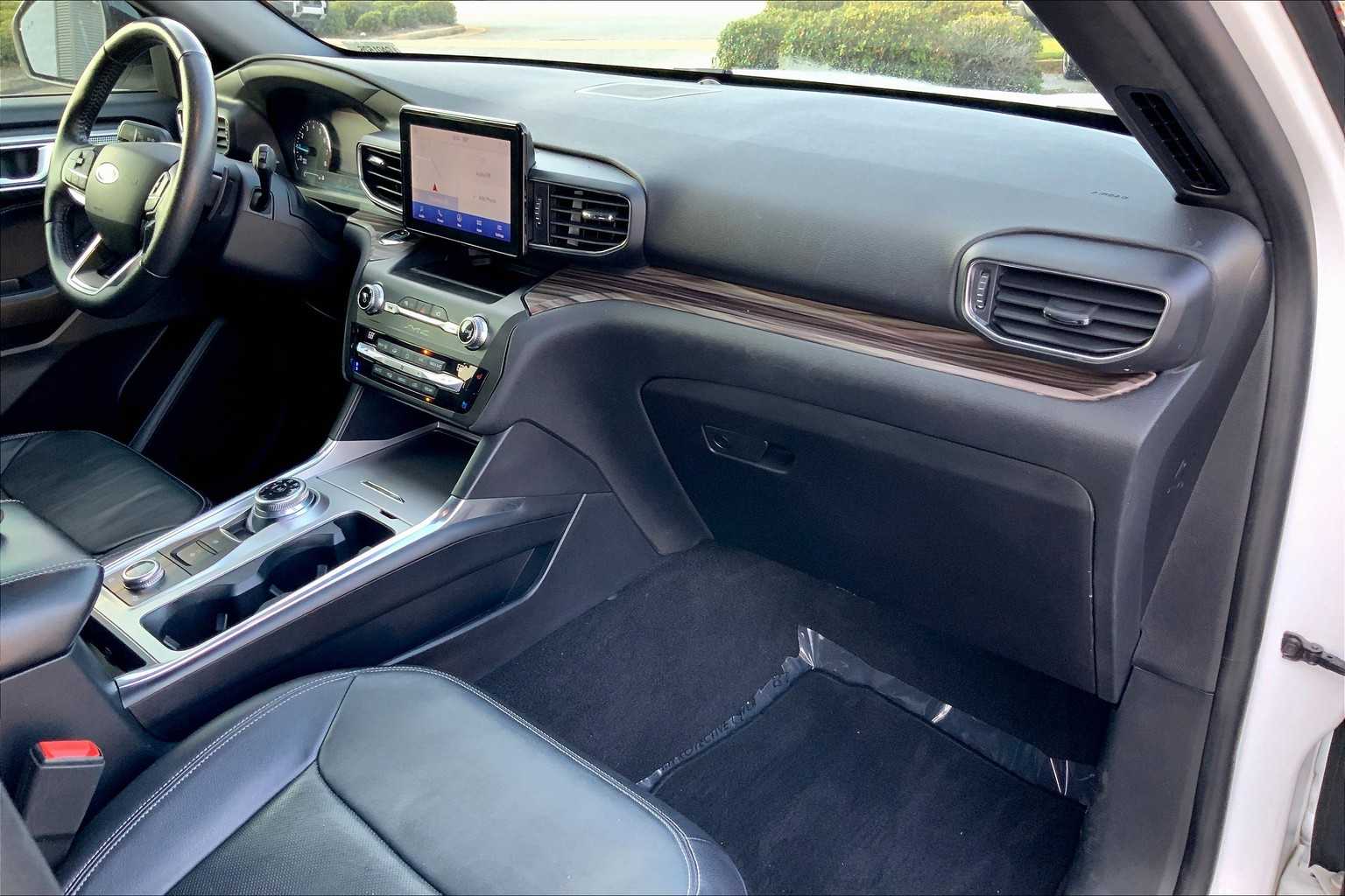 2020 Ford Explorer Limited photo 17