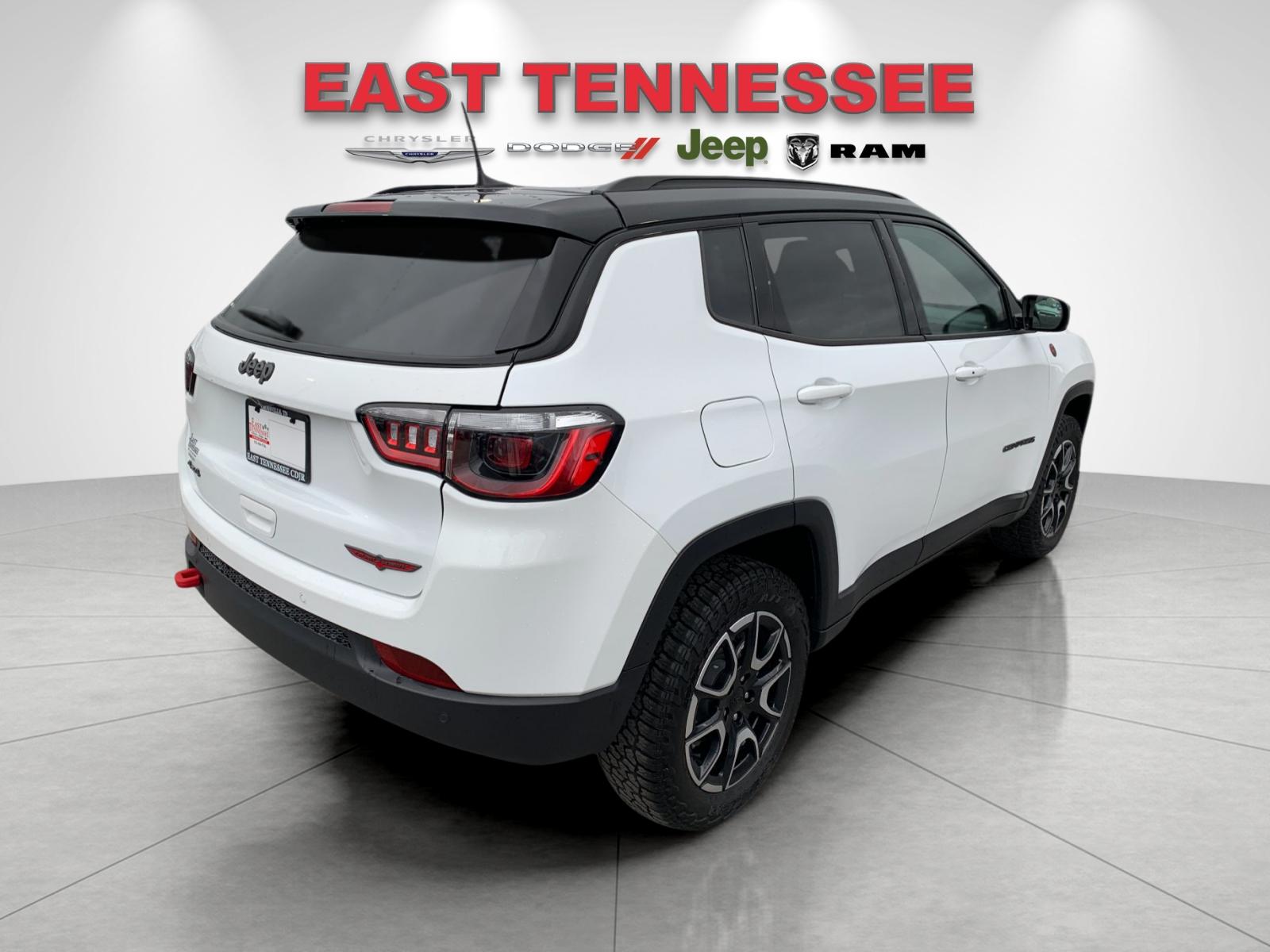 2024 Jeep Compass Trailhawk photo 3