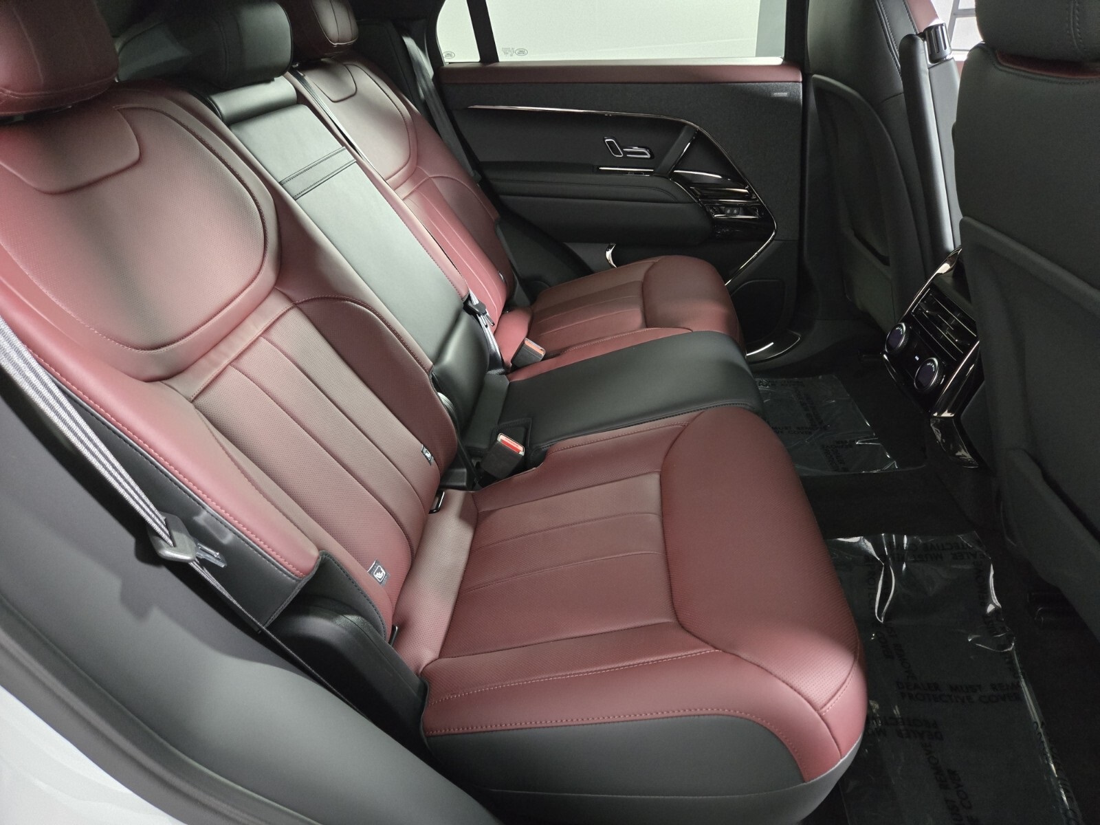 2025 Land Rover Range Rover Sport SE photo 16