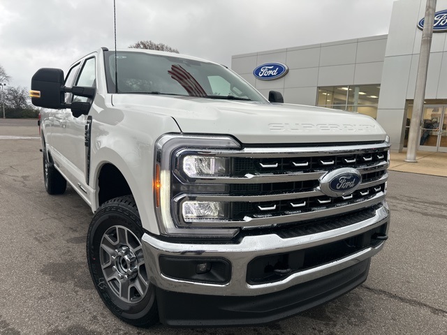 2026 Ford F-250 Lariat photo 3