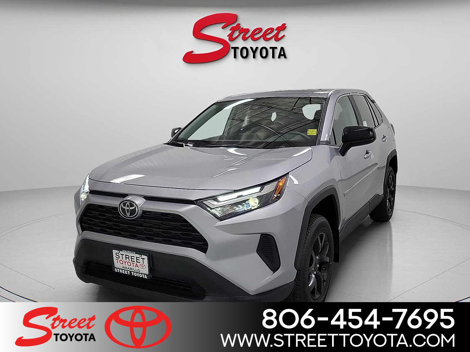 2025 Toyota RAV4 LE's photo