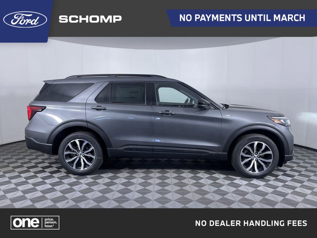 2025 Ford Explorer ST-LINE's photo