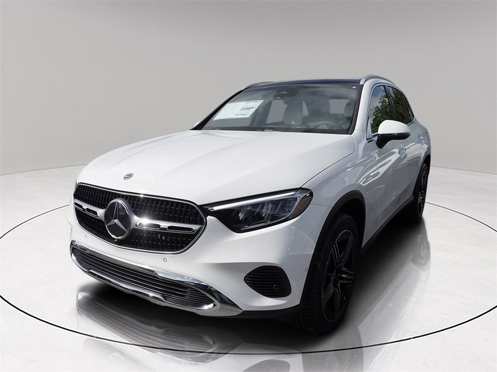 2026 Mercedes Benz GLC 300 photo 3