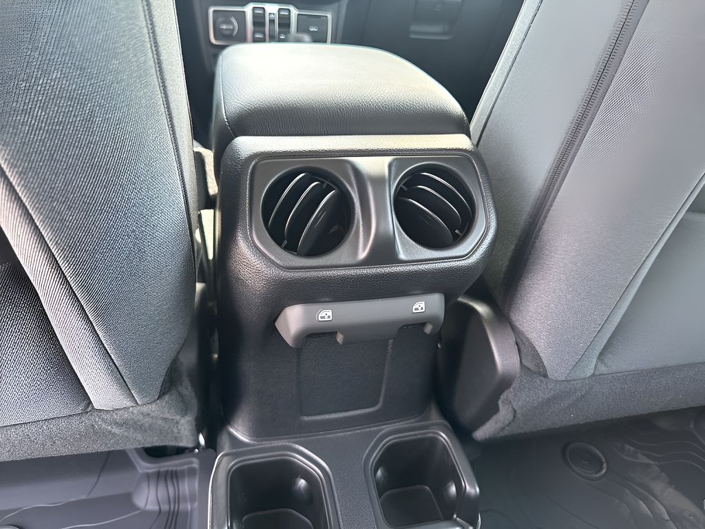 2025 Jeep Wrangler Sport photo 18