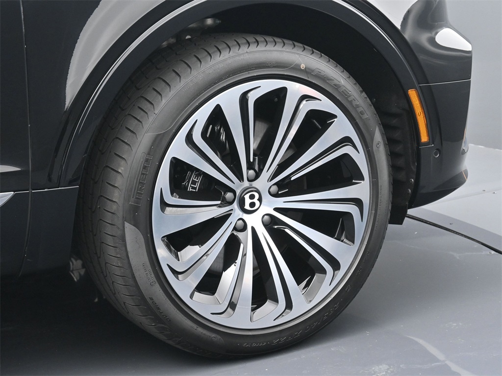 2025 Bentley Bentayga EWB Azure photo 4