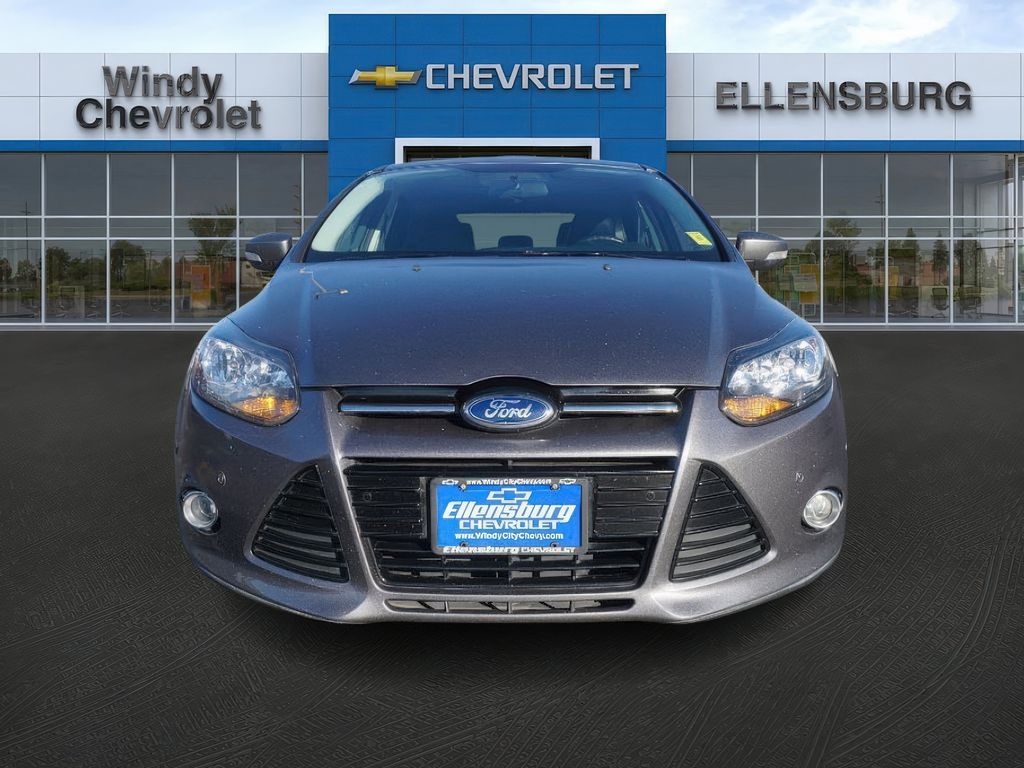 2014 Ford Focus Titanium photo 2