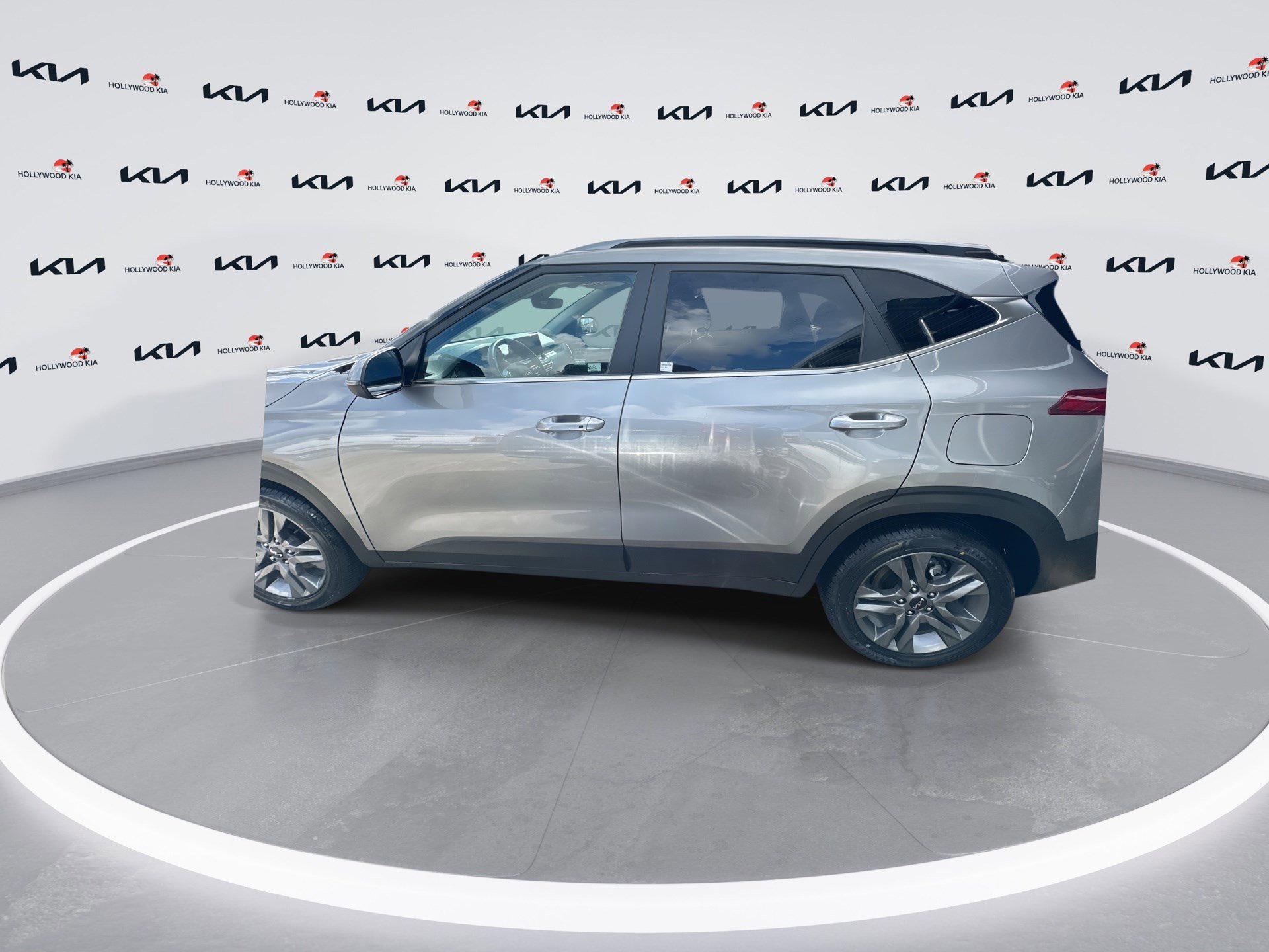 2022 Kia Seltos S Nightfall Edition photo 4