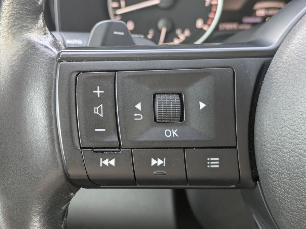 2024 Nissan Pathfinder SV photo 15