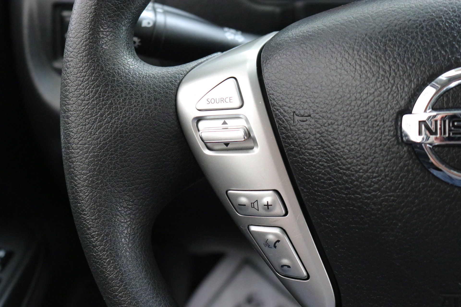 2017 Nissan Versa Sedan SV photo 13