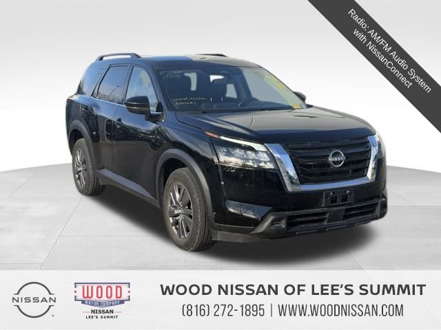 2025 Nissan Pathfinder SV