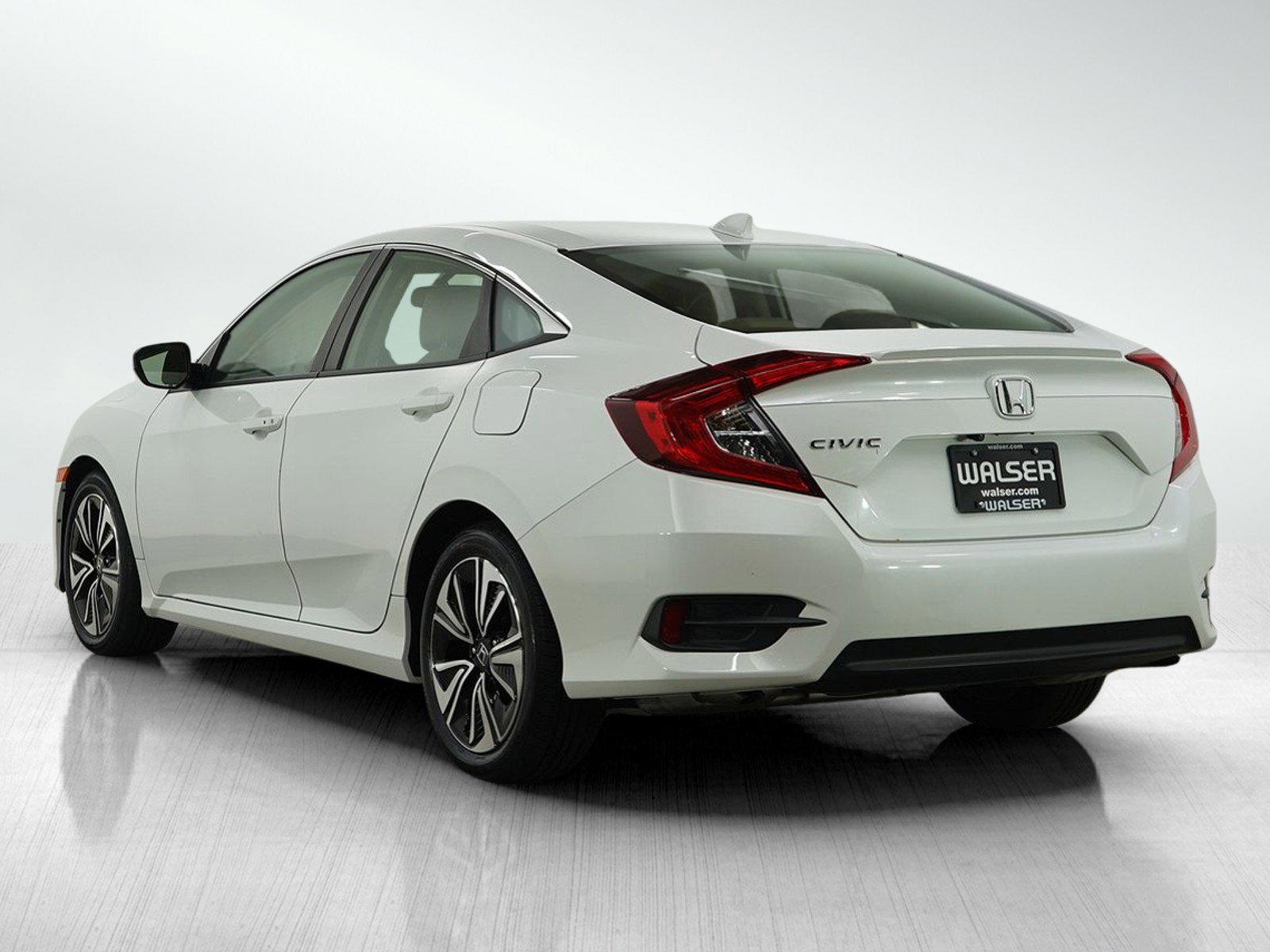 2018 Honda Civic EX-L photo 3