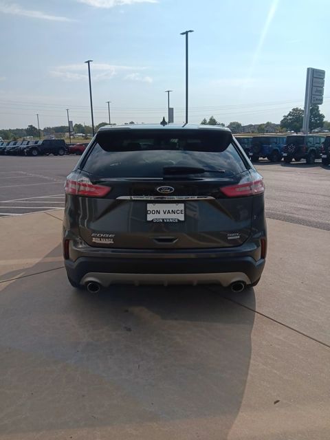 2020 Ford Edge SEL photo 4
